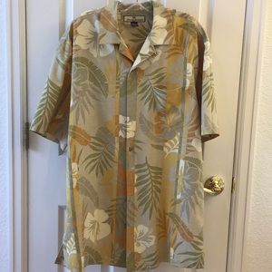 Fabulous Tommy Bahama shirt, size Large Tall